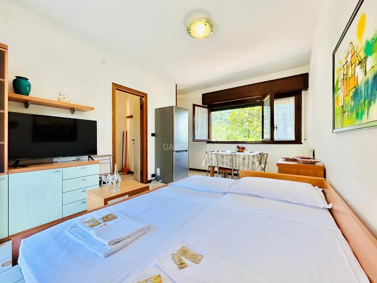 Scylla Apt - 100 Metri Dal Lago Di Garda Sirmione 0*,  Italy