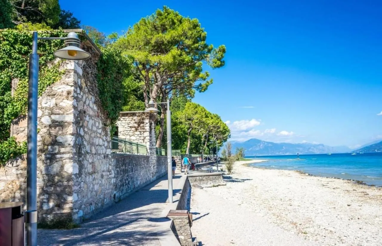 Scylla Apt - 100 Metri Dal Lago Di Garda Sirmione Apartment